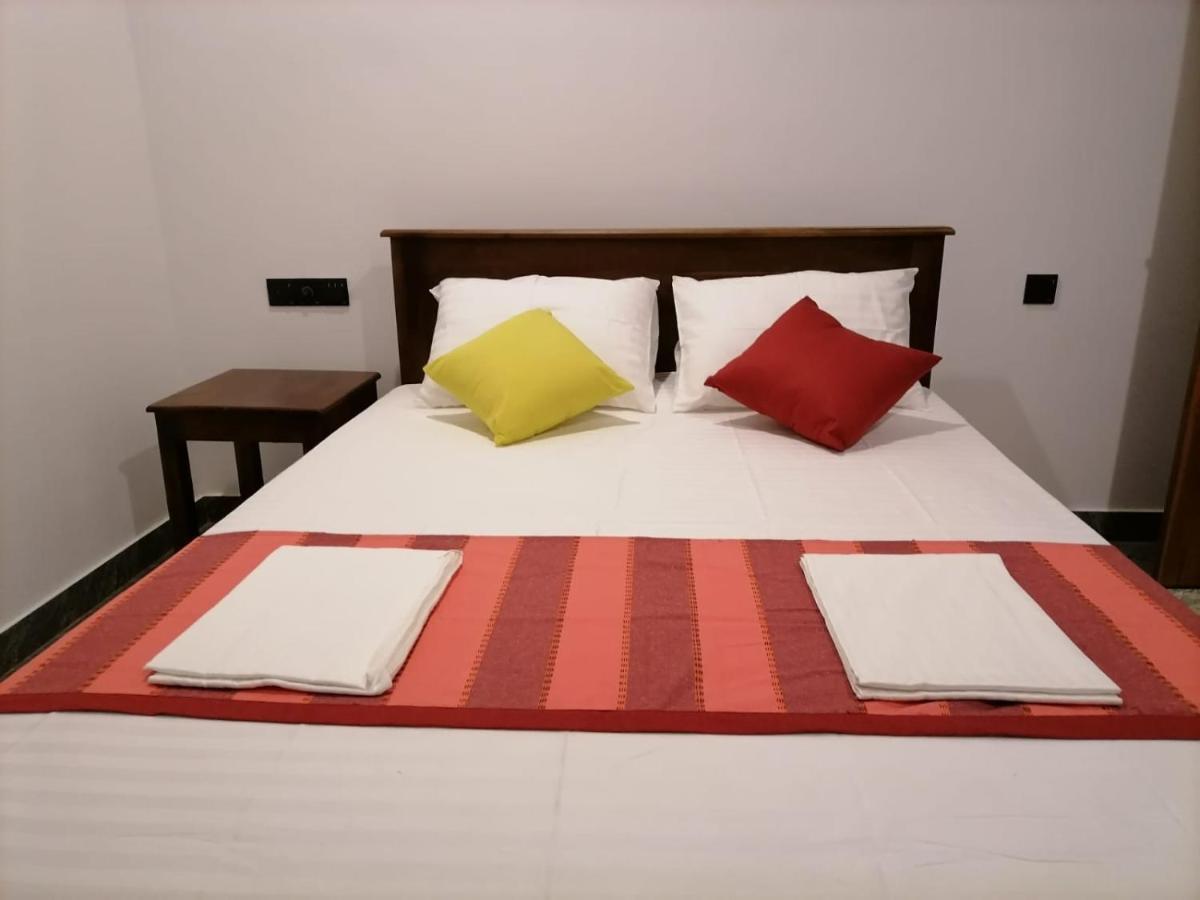 Ceylonima Home Stay Anuradhapura Esterno foto