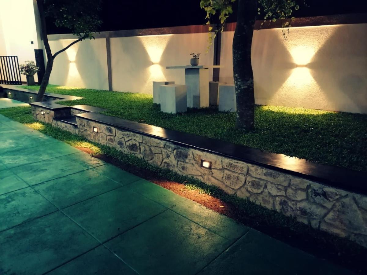 Ceylonima Home Stay Anuradhapura Esterno foto
