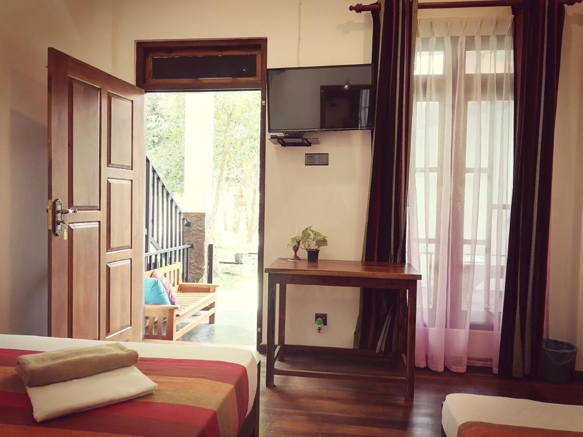 Ceylonima Home Stay Anuradhapura Esterno foto