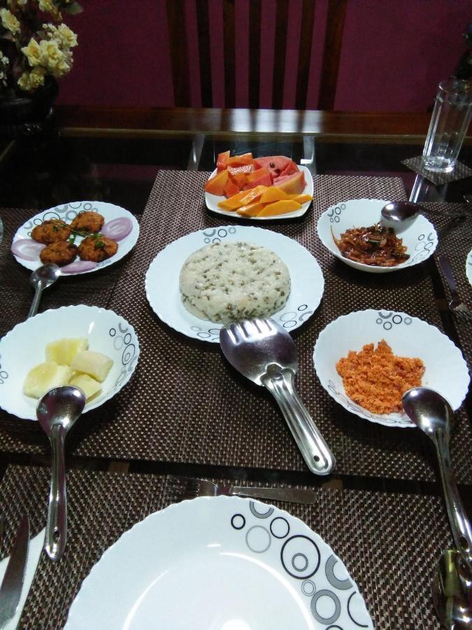 Ceylonima Home Stay Anuradhapura Esterno foto