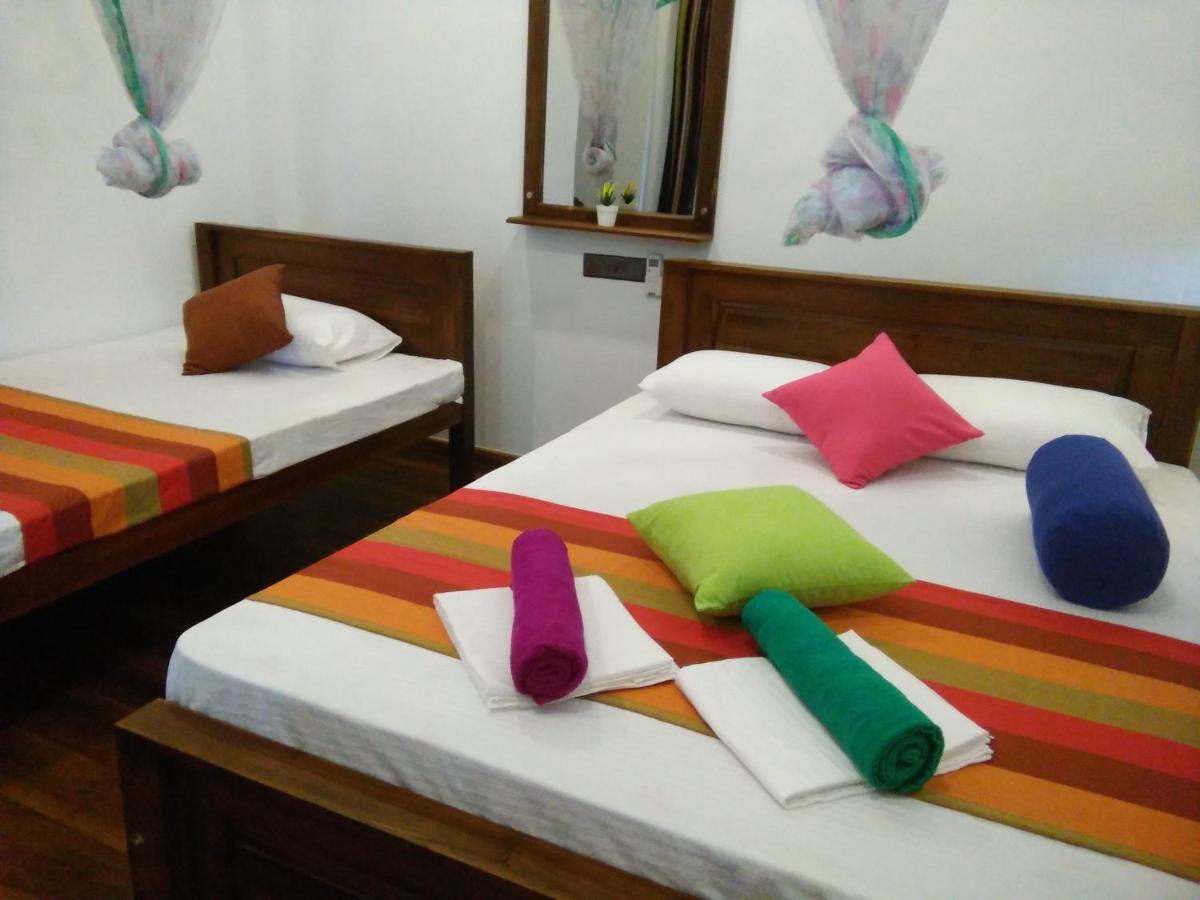 Ceylonima Home Stay Anuradhapura Esterno foto